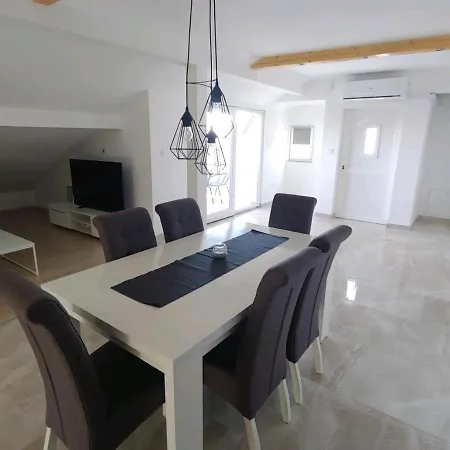 A Three Bedroom With Sea View Apartment Bibinje