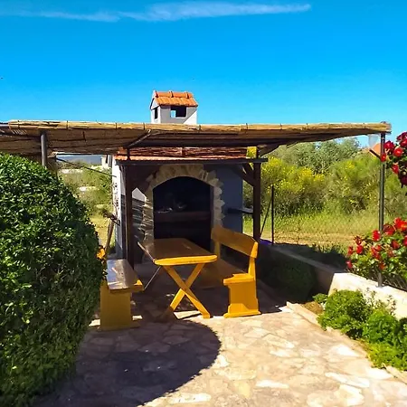 A Three Bedroom With Sea View Bibinje